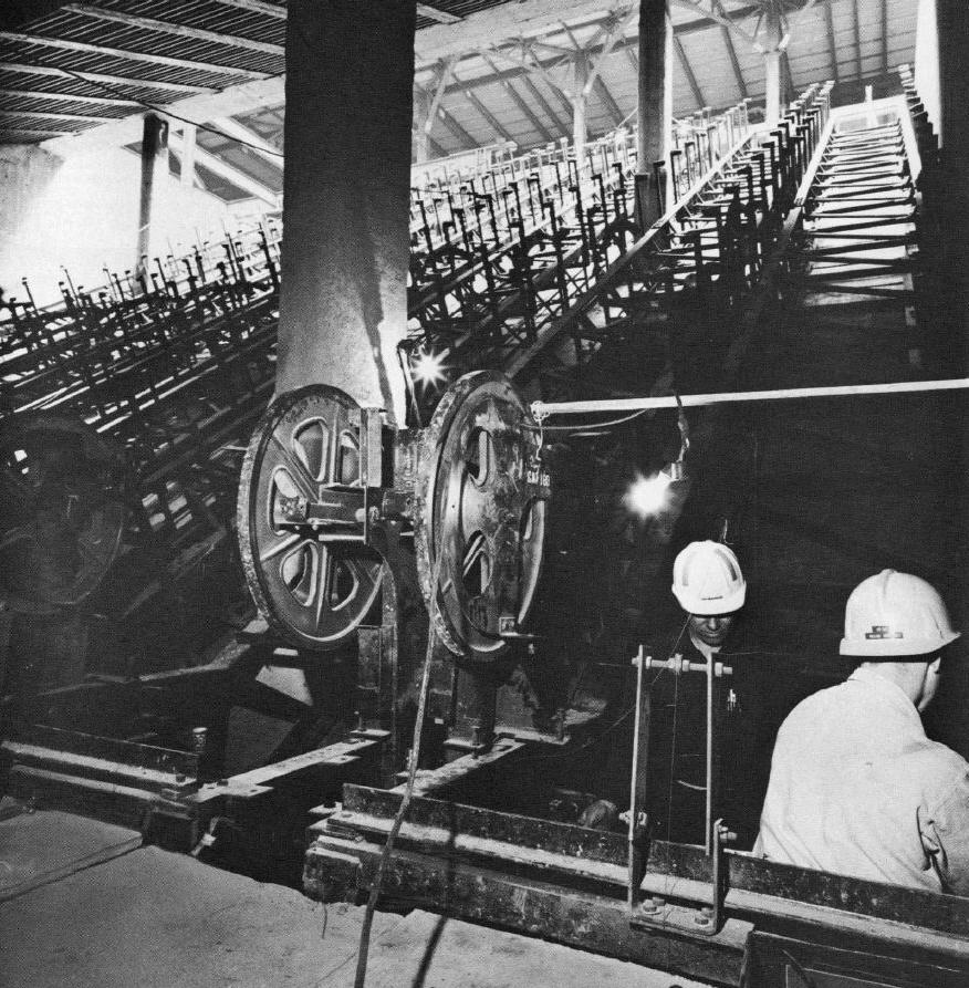  Escalators - Construction 