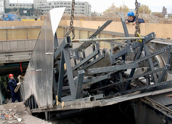  Escalators - Destruction 