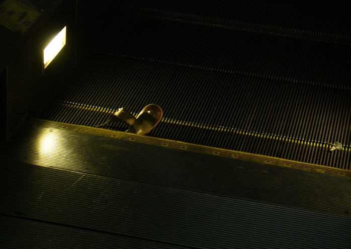  Escalator vs. Shoe 