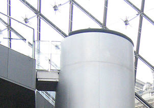  Louvre Museum platform lift 