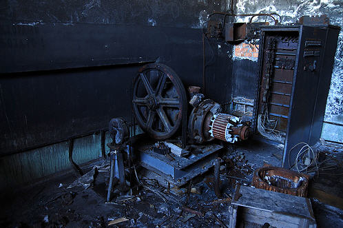  Geared Traction Machine 