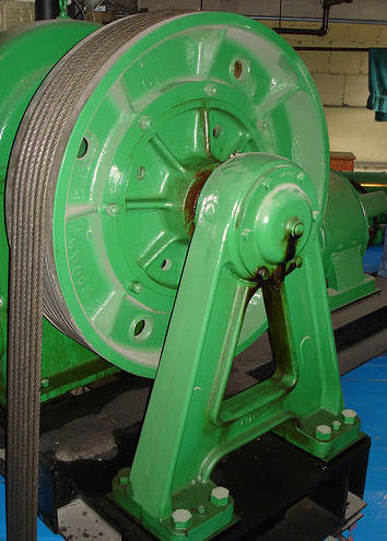  Geared Traction Machine 