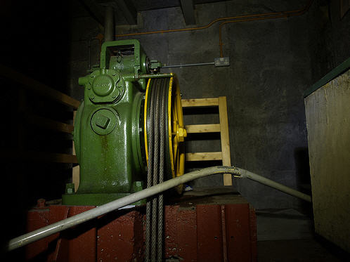  Geared Traction Machine 