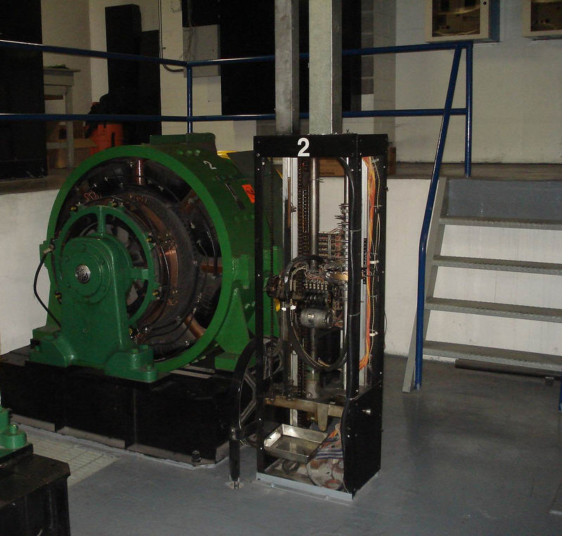  Gearless Traction Machine 