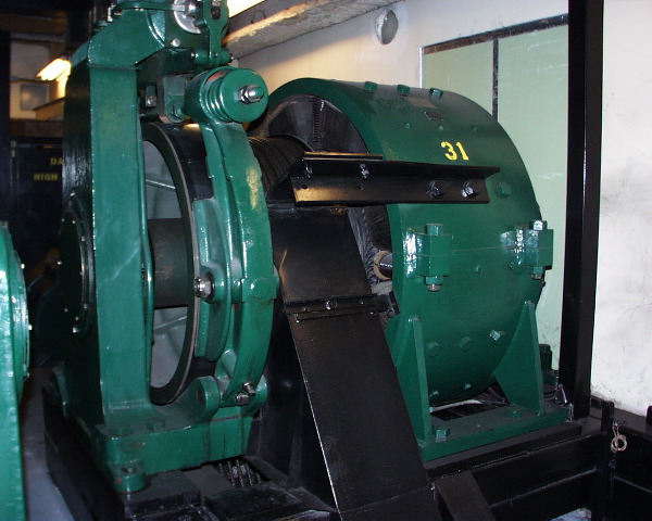  Gearless Traction Machine 