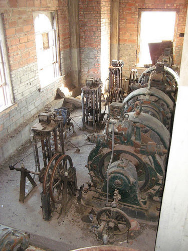  Gearless Traction Machine 