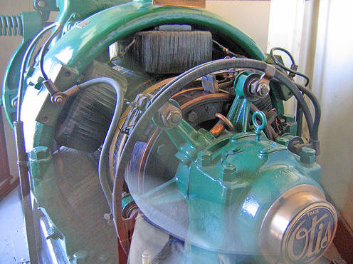  Gearless Traction Machine 