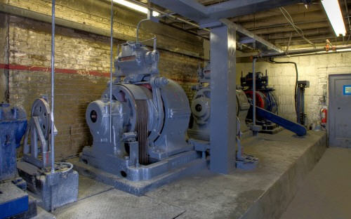 Gearless Traction Machine 