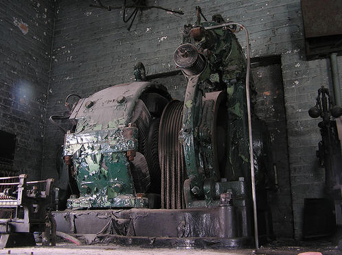  Gearless Traction Machine 