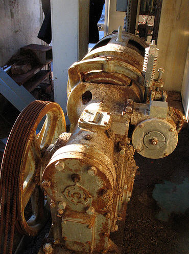  Geared Traction Machine 