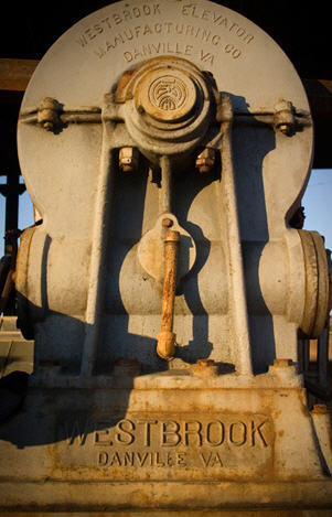  Geared Traction Machine 