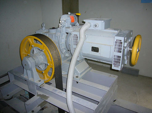  Geared Traction Machine 