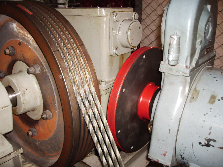  Geared Traction Machine 