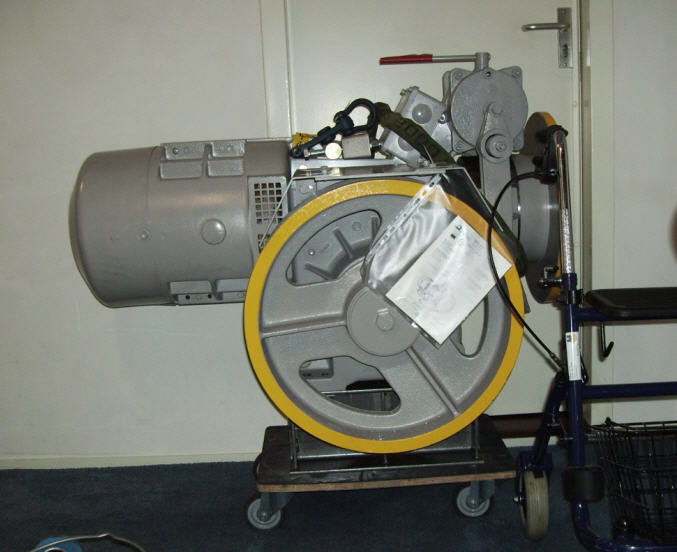  Geared Traction Machine 