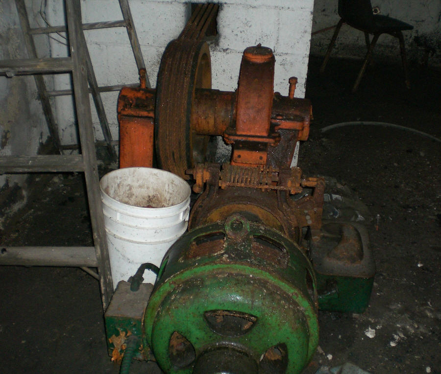  Geared Traction Machine 