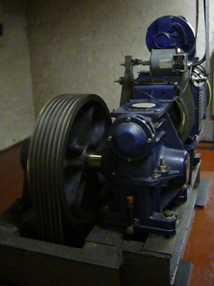  Geared Traction Machine 